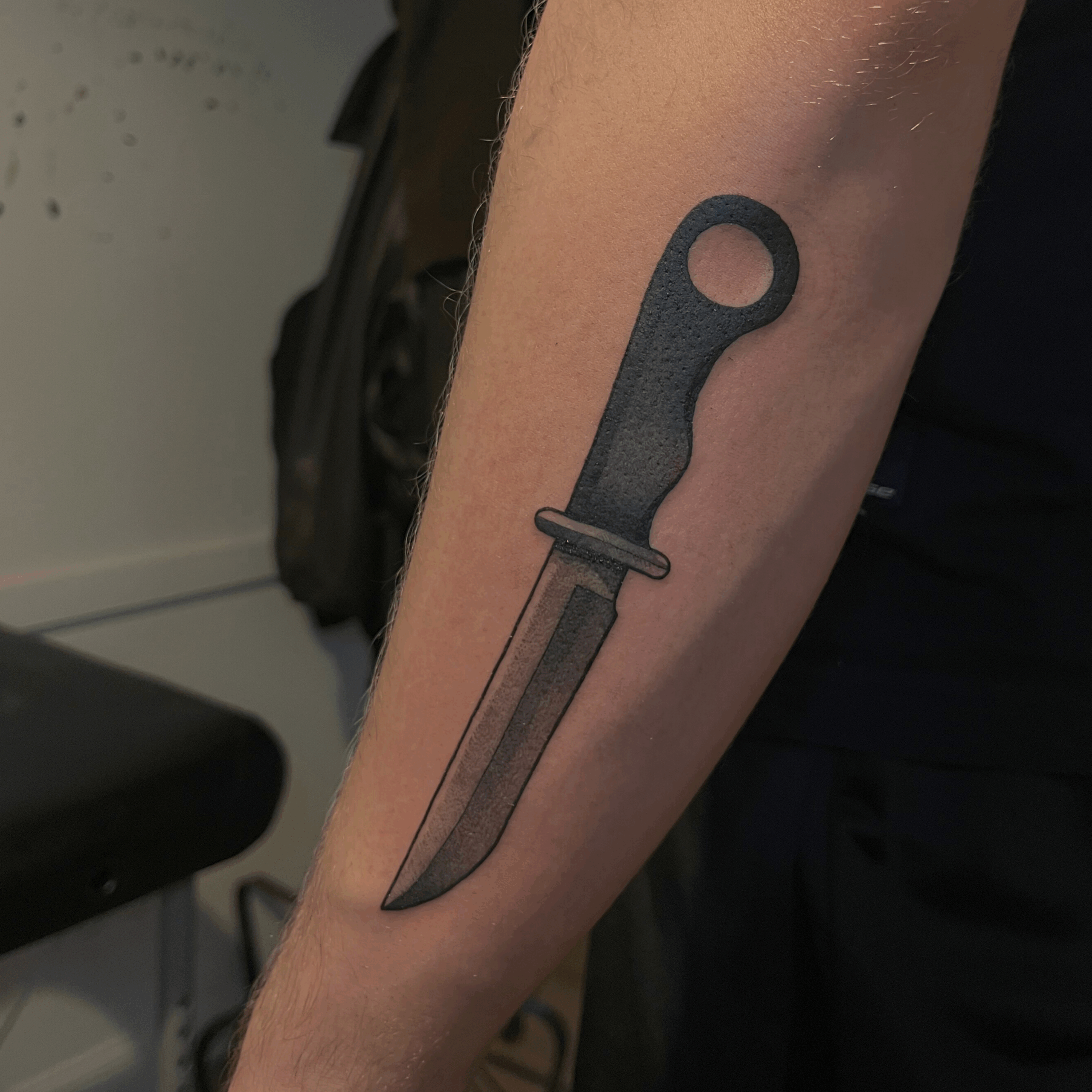 tatuaż nóż